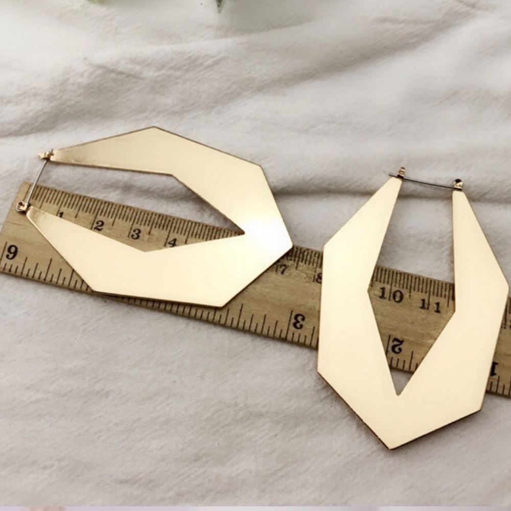 {last pair} Large Gold Tone Geometric Earrings - Picture 2 of 4